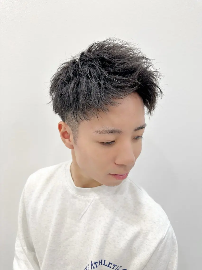 ショート 外国人風カラー ハイライト レイヤーカット 師藤 達也のヘアスタイル