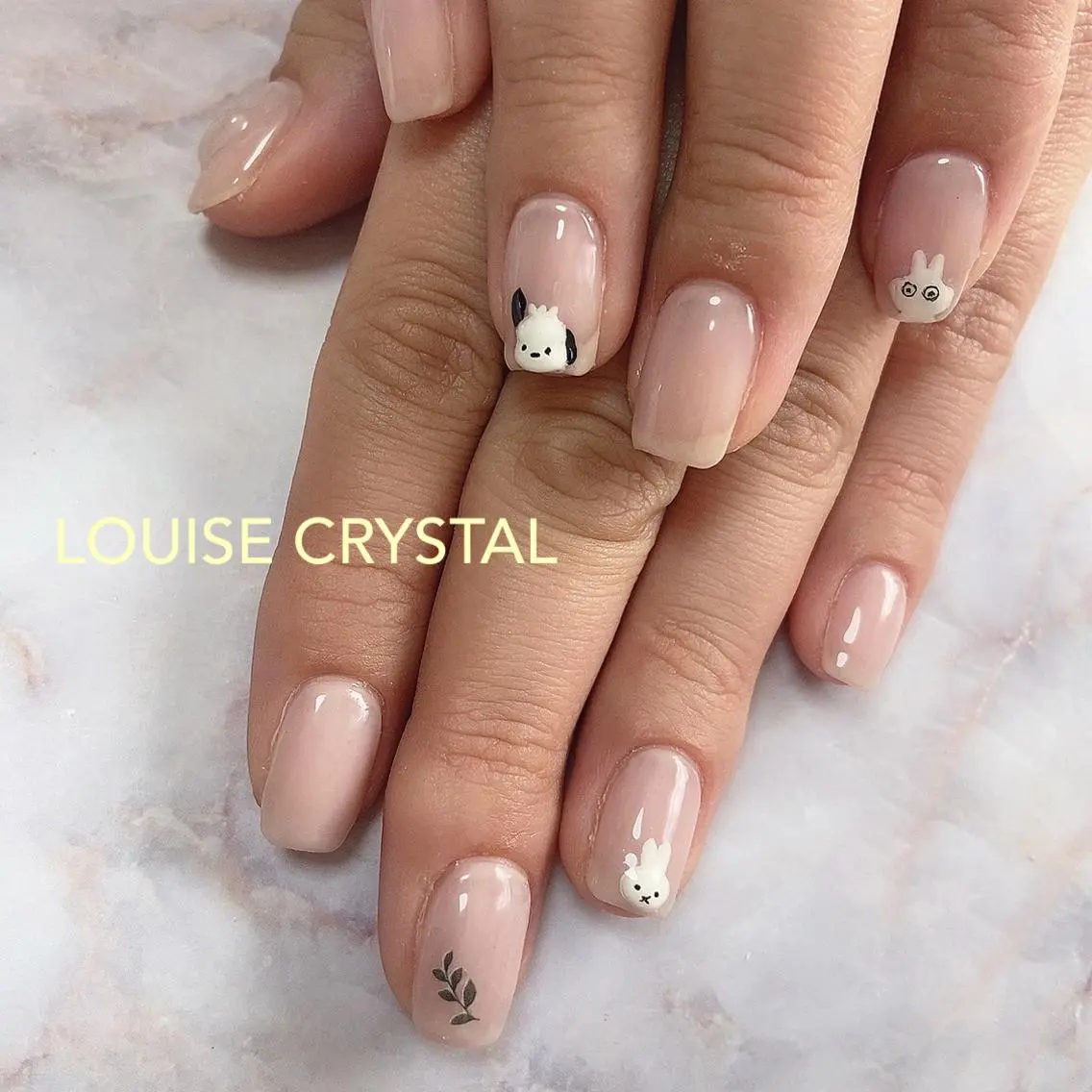 ネイル ハンドネイル LOUISE CRYSTALのネイルデザイン