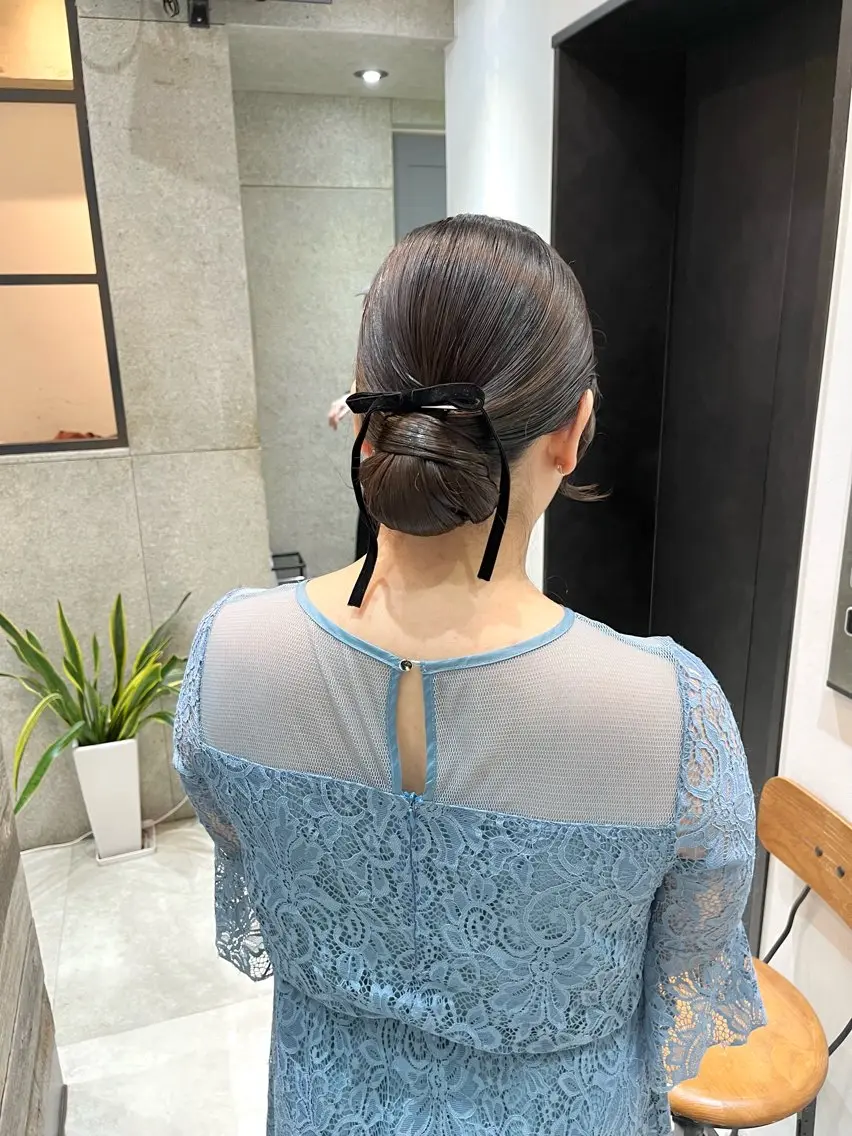 ロング ヘアアレンジ お団子ヘア 結婚式・ブライダル ヘアセット 🌈外国風ハイライト こうたろうのヘアスタイル