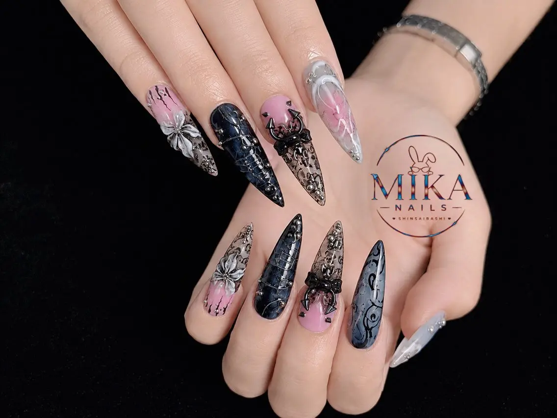 ネイル ガーリー キラキラネイル 韓国ネイル ロングネイル シンプルネイル ハンドネイル 🦊Genie🦊 Mika Nailsのネイルデザイン