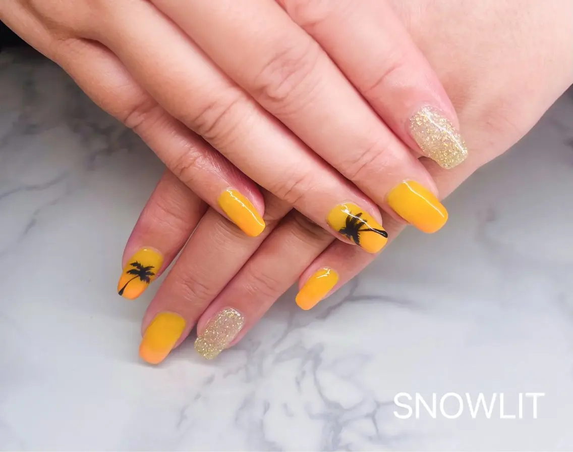 ネイル ハンドネイル ハンドケア SNOW LITのネイルデザイン