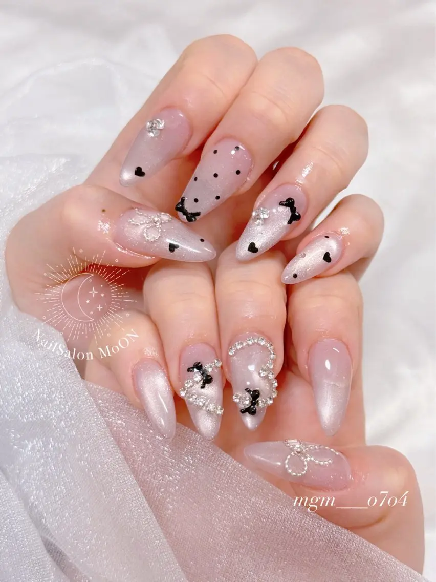 ハンドネイル ハンドケア MoON...❤︎ MeGuのネイルデザイン