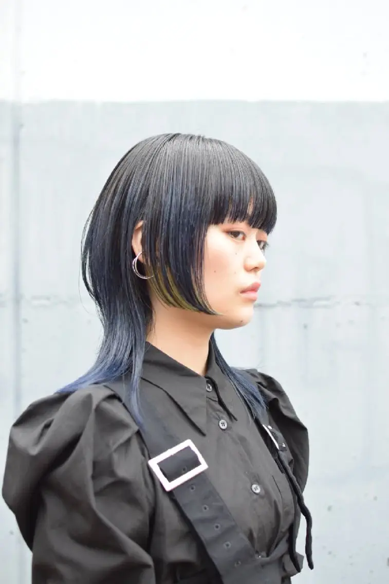 ミディアム カラー ネイビーカラー イエローカラー シオリ/toki ✂️ショート専門店のヘアスタイル