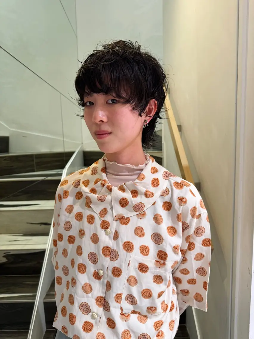 ショート パーマ 顔周りカット カット パーマ トリートメント 岡田 万侑のヘアスタイル