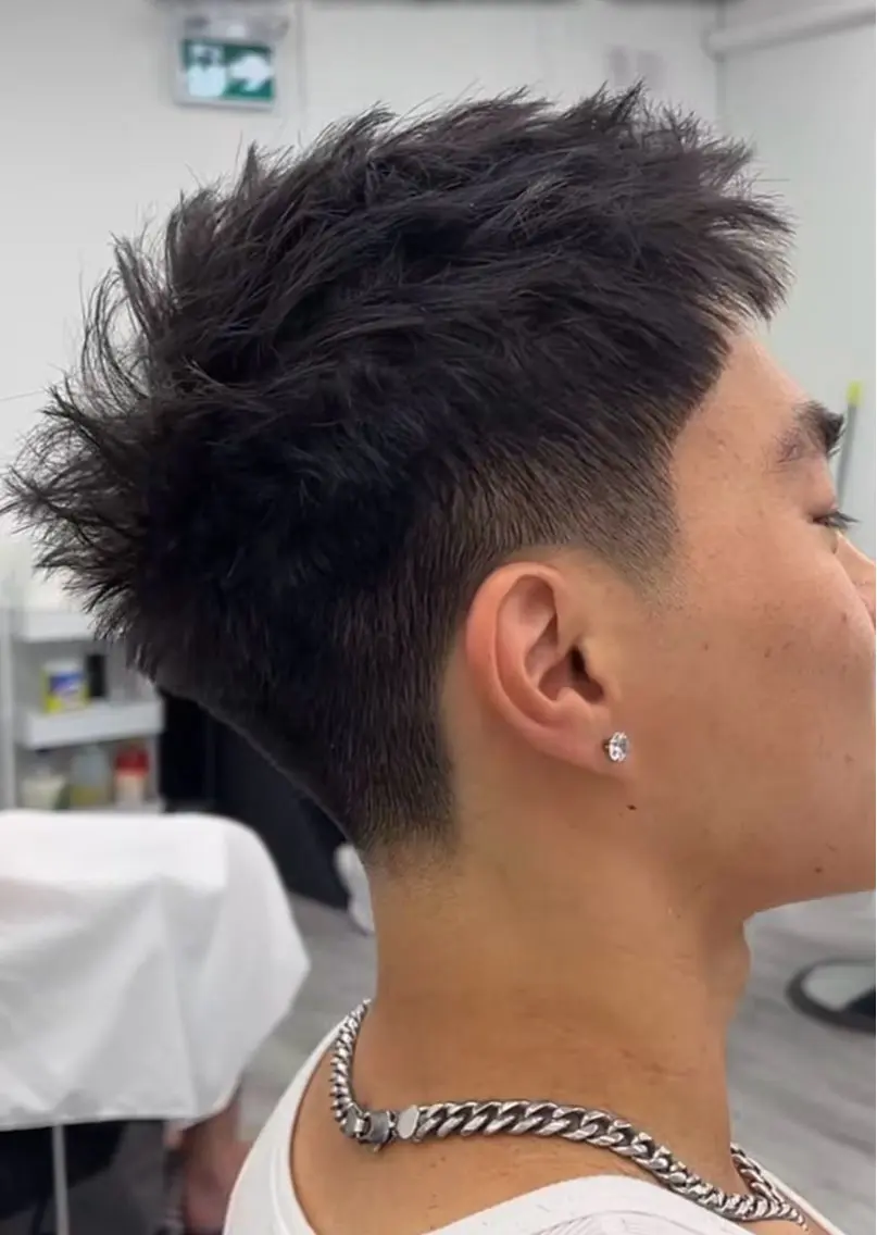 ショート メンズ ブリ—チ🌈カラ— 🌀パ—マ🌿ちえのヘアスタイル