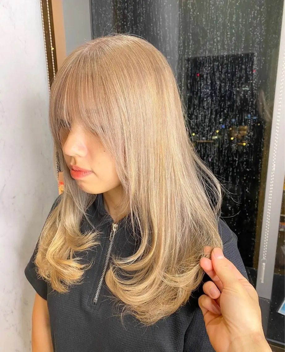 カラー 盛れる顔周り✨韓国式 レイヤーkanatoのヘアスタイル