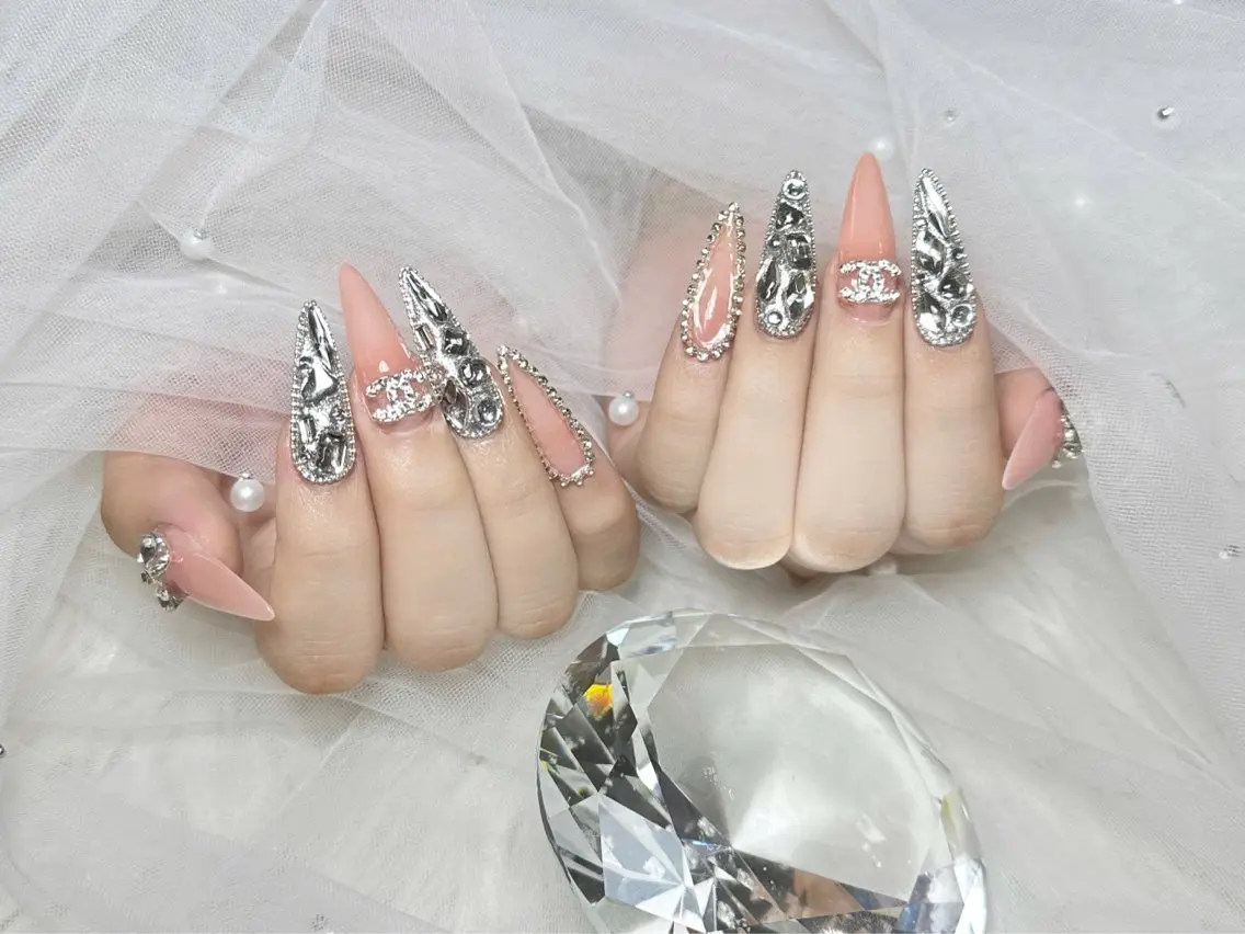 ネイル 長さ出し ジェルネイル 韓国ネイル マグネットネイル 持ち込み ハンドネイル SHE NAILのネイルデザイン