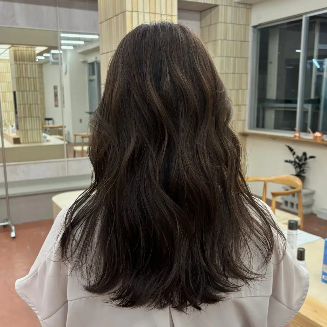 ロング カラー 山内 瑠莉のヘアスタイル