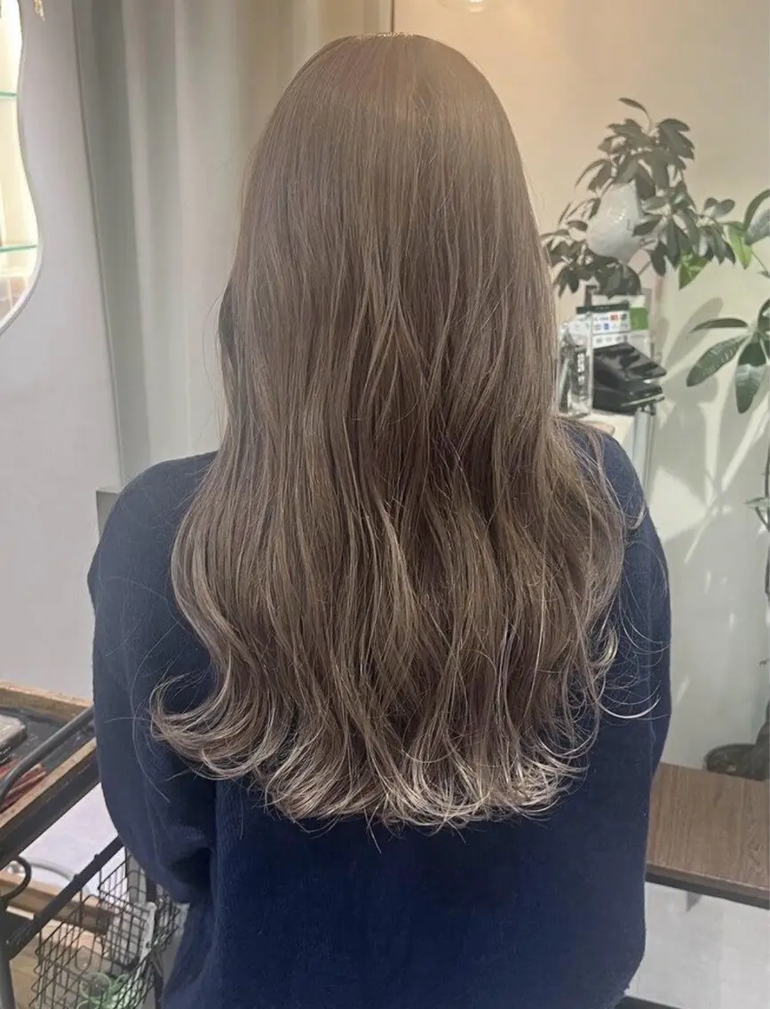 ロング カラー 須藤 桃花のヘアスタイル