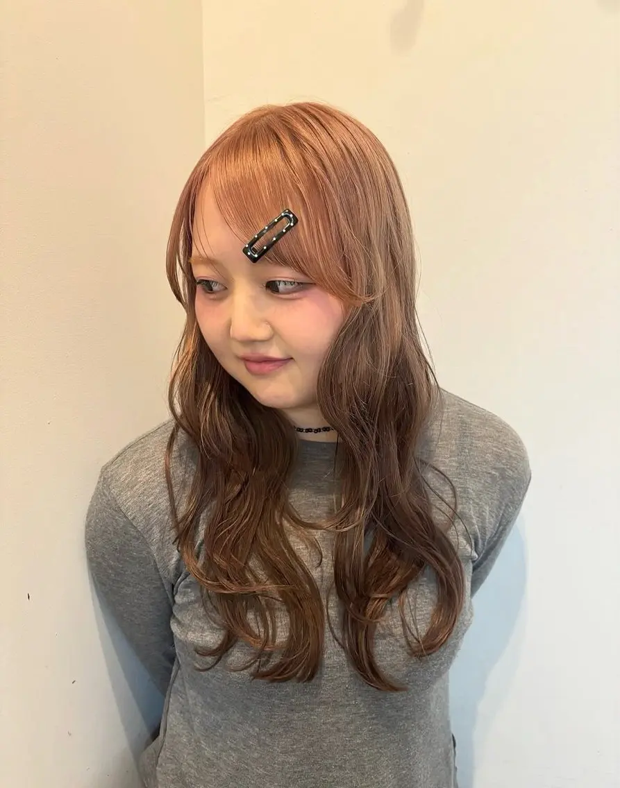 ロング カラー ベージュカラー デザインカラー グレージュ ピンクカラー ピンクベージュ 【ヤマザキアヤメ】 艶カラー/縮毛矯正のヘアスタイル