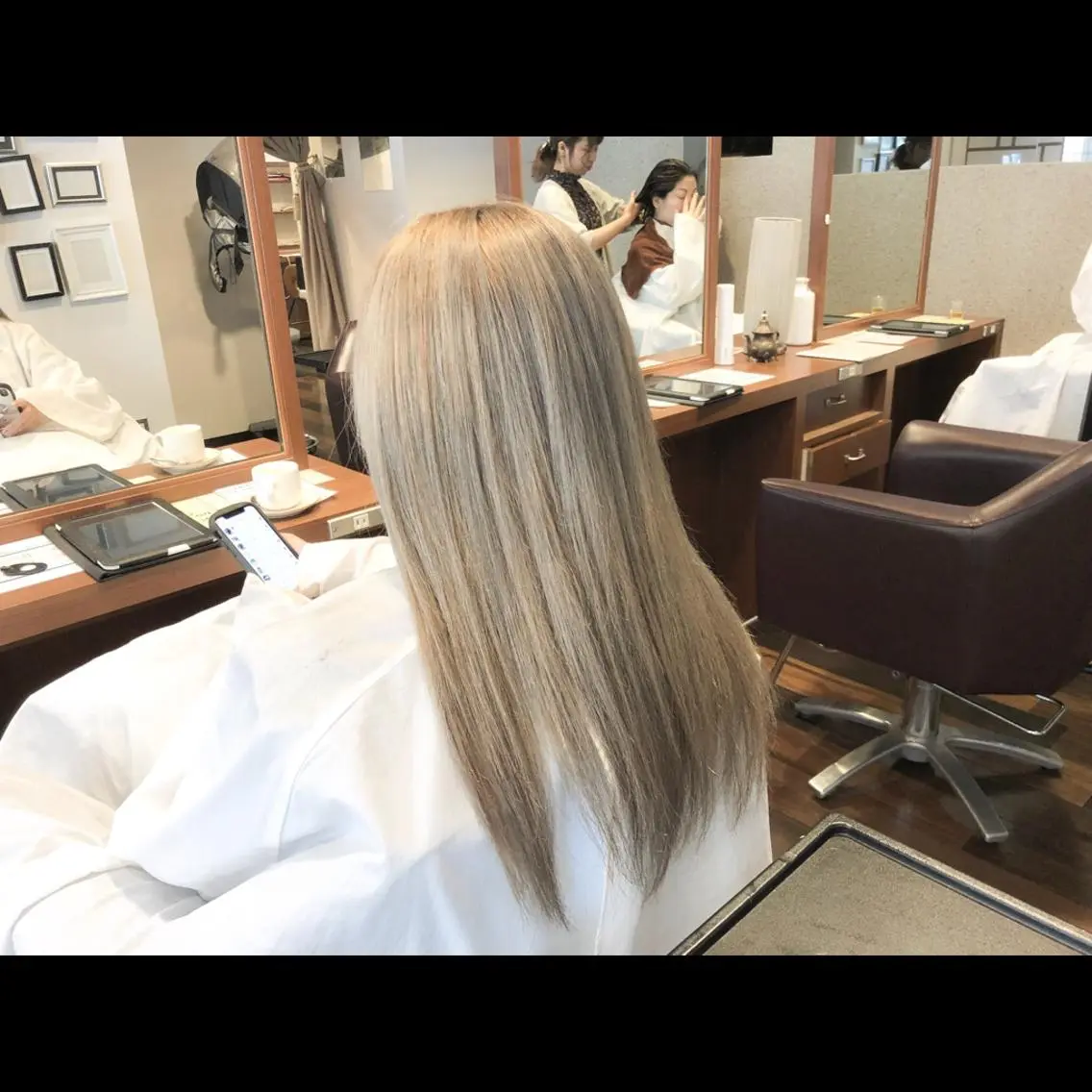 カラー ブリーチ ヘアカラー トリートメント 小森谷 亮太のヘアスタイル