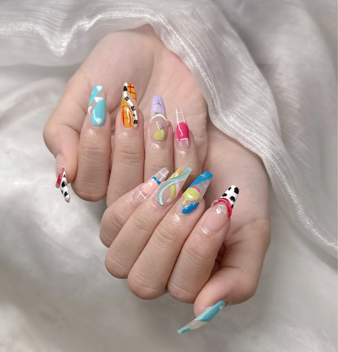 ネイル オーロラネイル チークネイル 長さ出し フットネイル フレンチネイル ハンドネイル Lee Ainのネイルデザイン