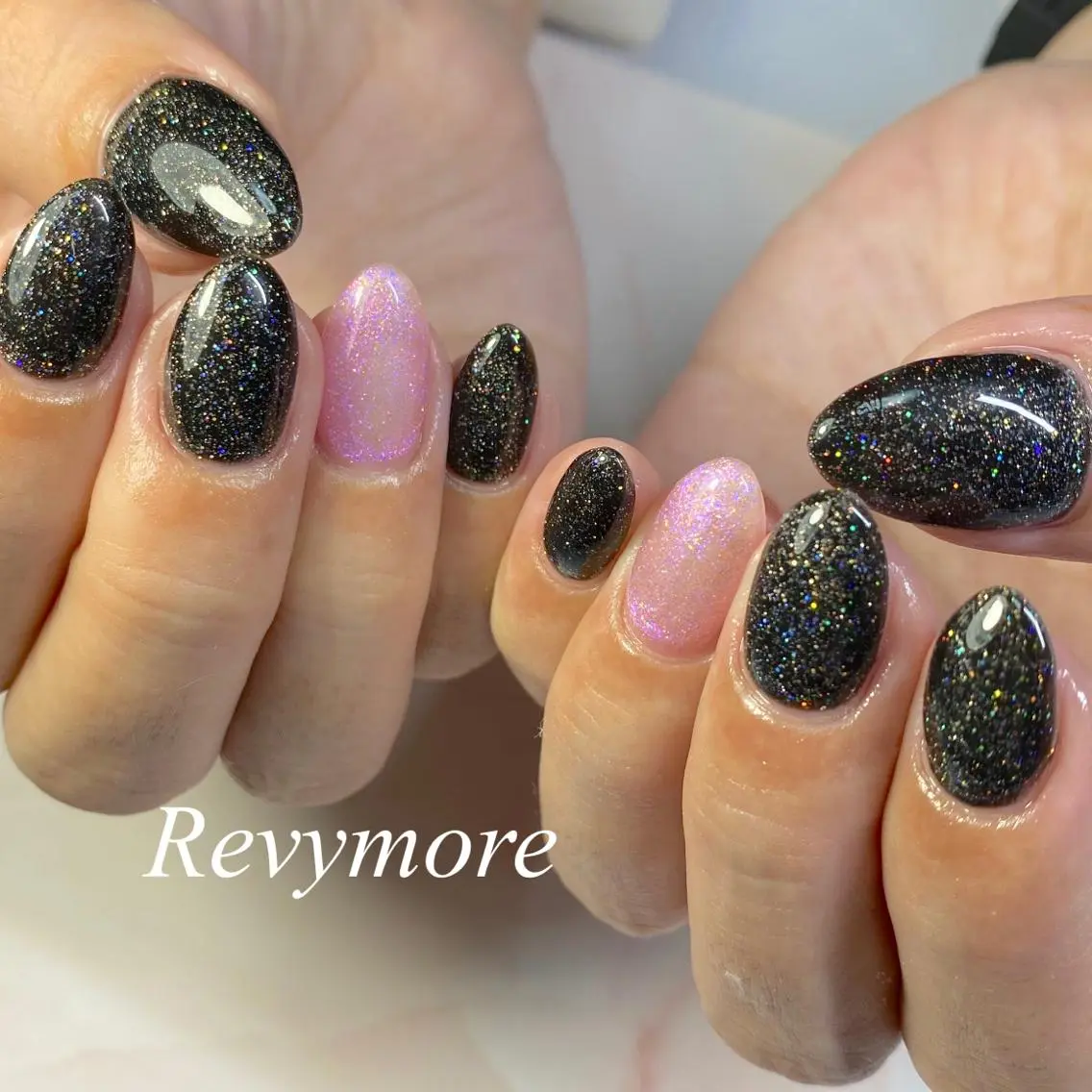 ショート ネイル オーロラネイル ジェルネイル ラメ(グリッター) ワンカラーネイル ピンク nail salon Revymoreのネイルデザイン