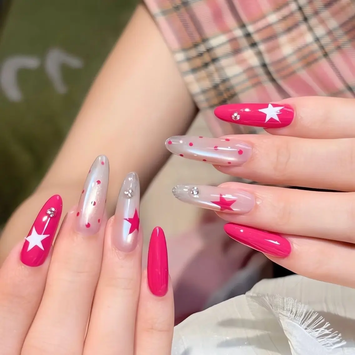 ネイル オーロラネイル ドット ジェルネイル 韓国ネイル ロングネイル ハンドネイル ハンドケア Umee Nailのネイルデザイン