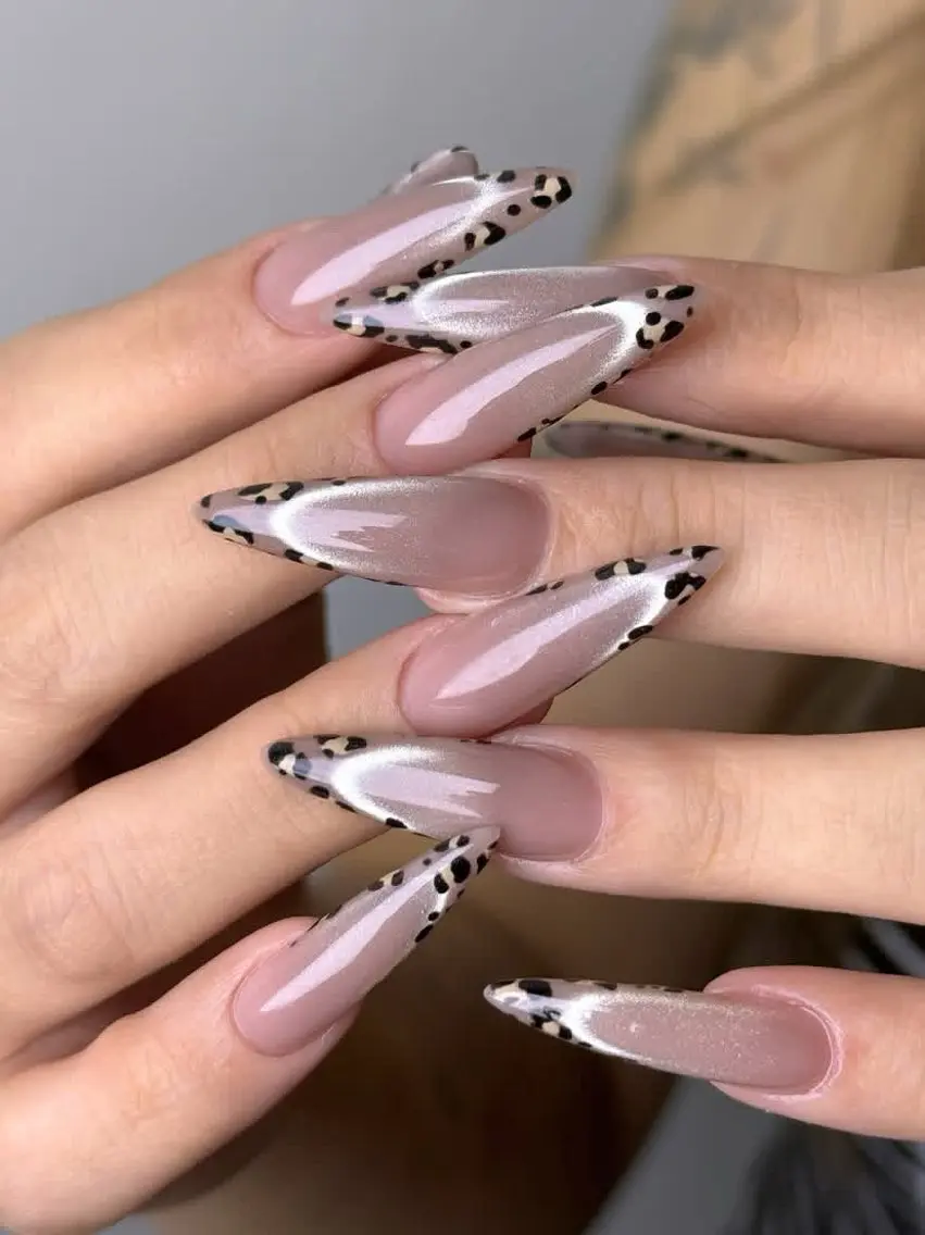 ネイル アートネイル フレンチネイル ジェルネイル キラキラネイル 韓国ネイル ハンドネイル ICE Nailsのネイルデザイン