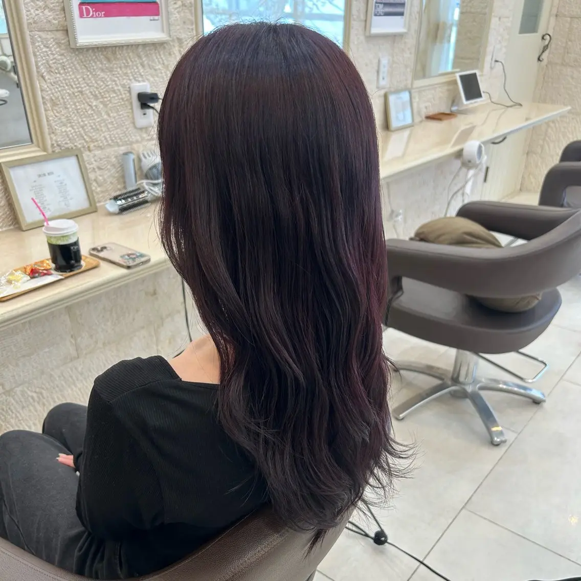 ロング カラー ブリーチ レッドカラー ヘアカラー トリートメント 安原 百愛のヘアスタイル