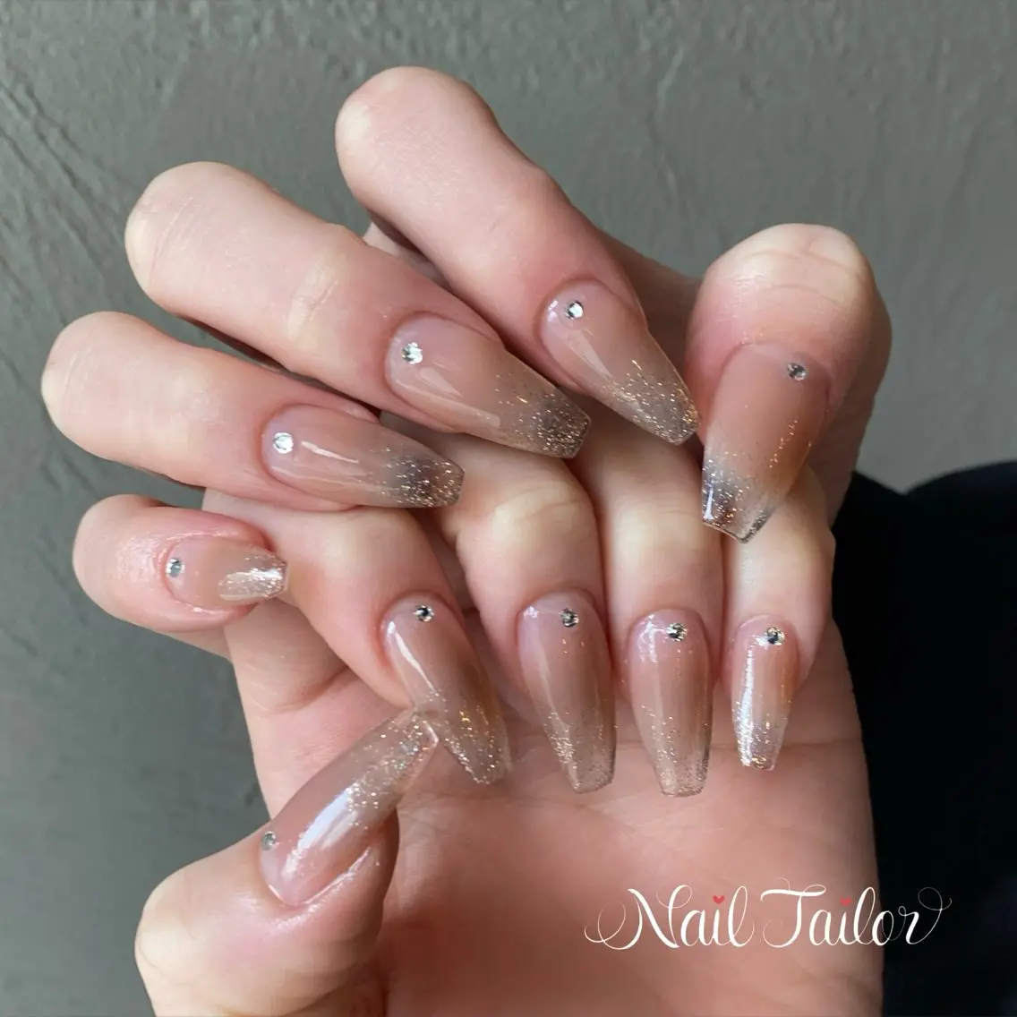 ネイル クリアネイル 長さ出し フラッシュネイル グラデーション キラキラネイル NailTailor ネイルテイラーのネイルデザイン