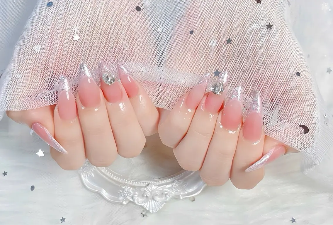 ネイル チークネイル 長さ出し フレンチネイル ジェルネイル グラデーション ハンドネイル THANHTHANH NAILのネイルデザイン