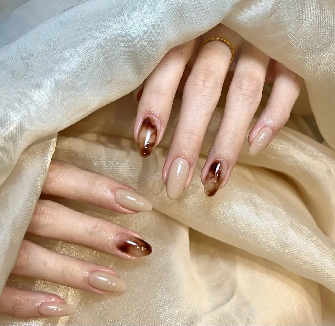 ネイル オーロラネイル べっ甲ネイル チークネイル 成人式 長さ出し ハンドネイル ハンドケア For you. Nail Salonのネイルデザイン