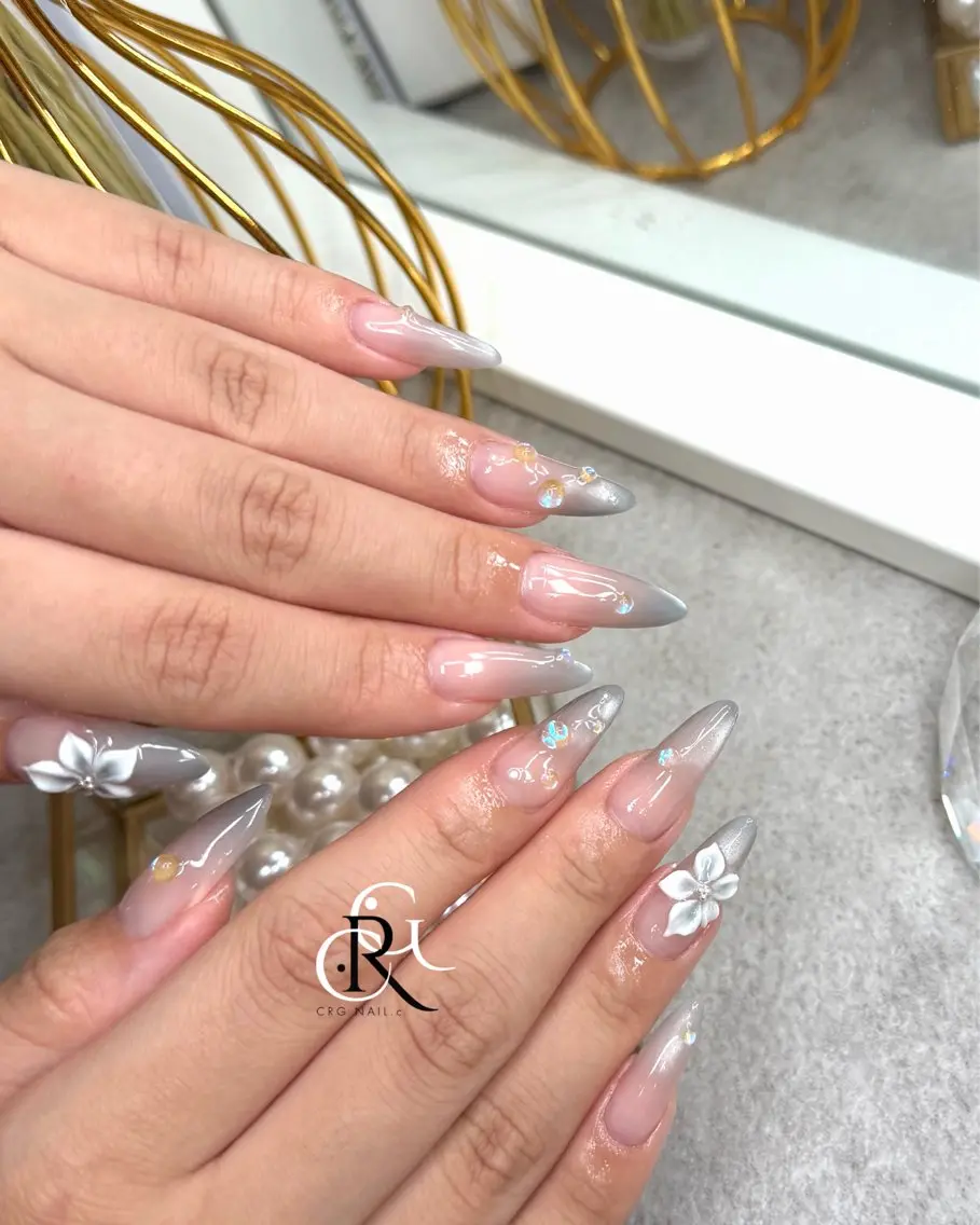 セミロング ハンドネイル CRGNAIL EMIRIのネイルデザイン