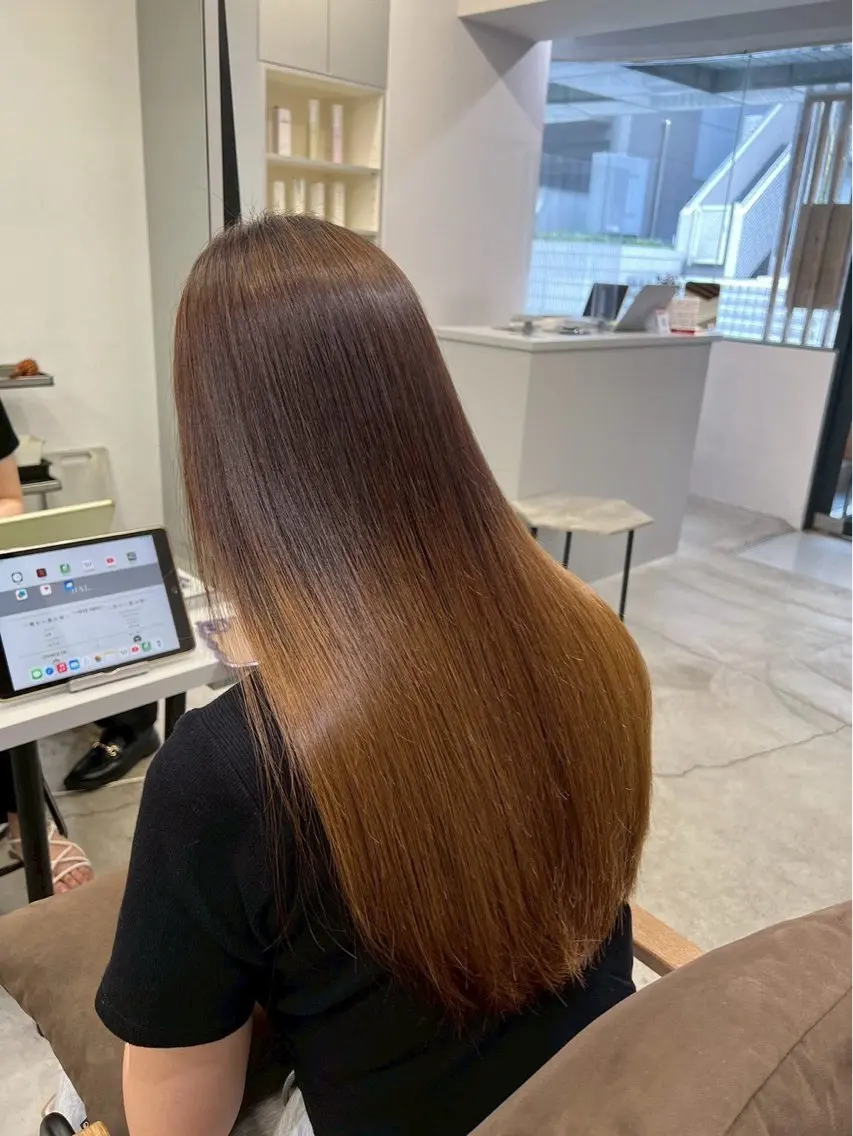 ロング パーマ 髪質改善 レイヤーカット 縮毛矯正 トリートメント 酸性ストレート 縮毛矯正 🍒モテ暖色カラー × うる艶✧ ゆなのヘアスタイル