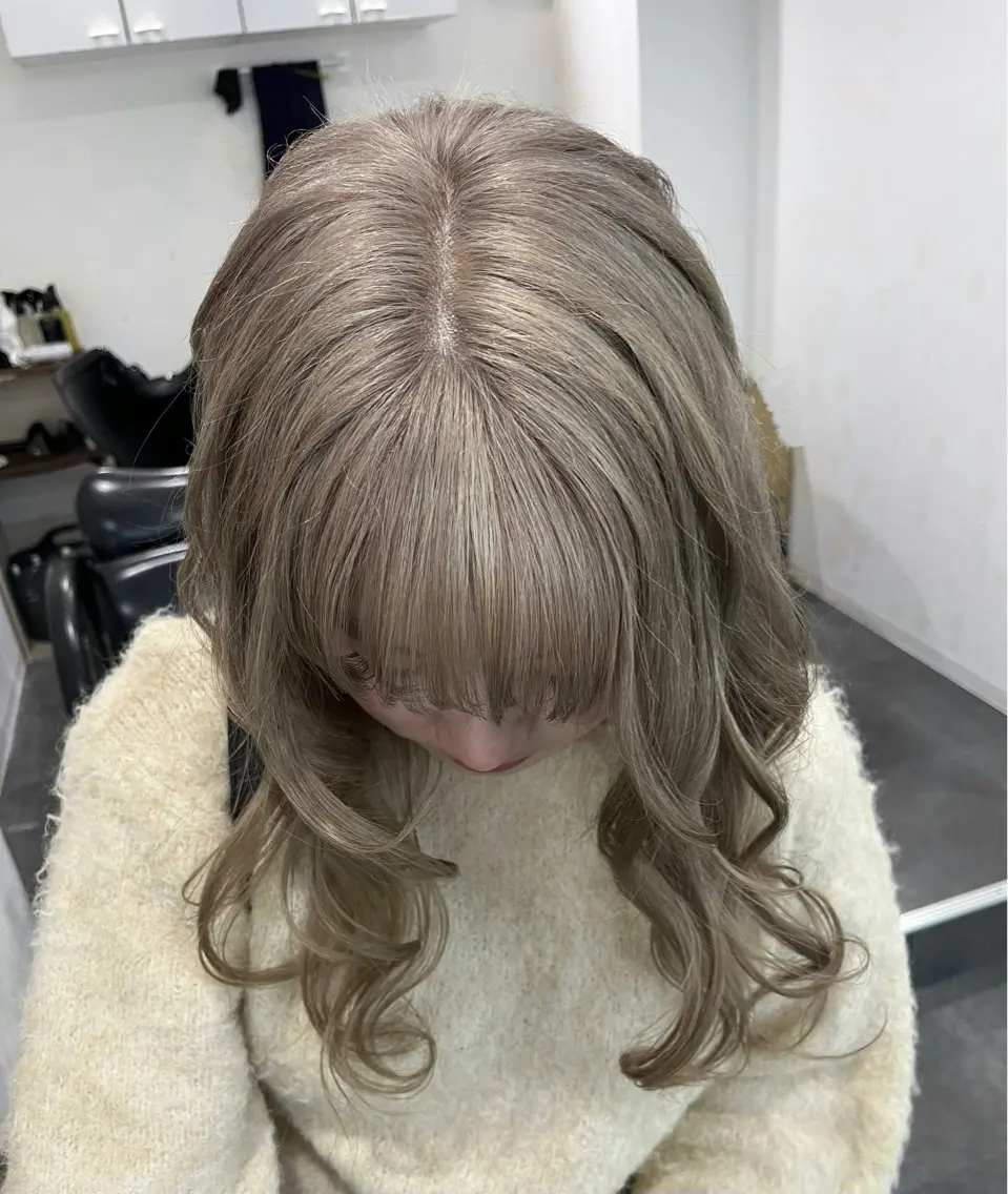 セミロング カラー 透明感カラー ハイトーンカラー ヘアカラー ♡なんば🫧透明感 🫧naako♡のヘアスタイル