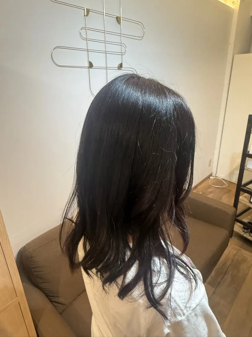 カラー レッドカラー 中村 優里のヘアスタイル
