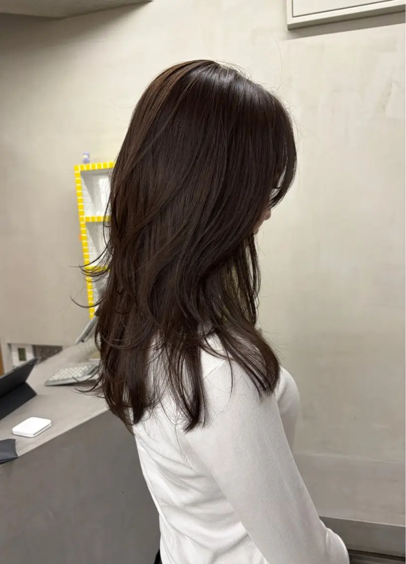 セミロング カラー グレージュ オリーブグレージュ オリーブグレー レイヤーカット カット ヘアカラー トリートメント yuuna/ ハッシュカット🎀のヘアスタイル