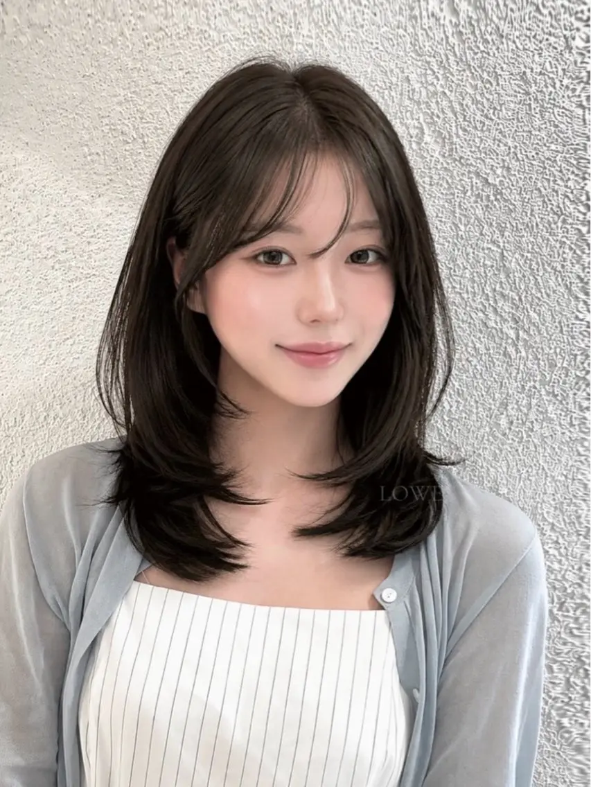 セミロング カット ヘアカラー トリートメント Saki/レイヤー/ 柔色カラー/顔まわりのヘアスタイル