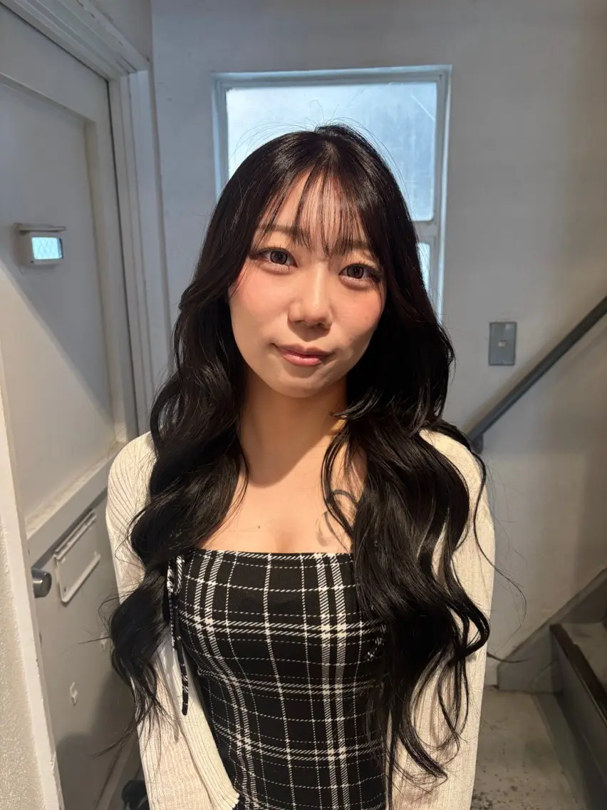 ロング カラー ロング ヘアカラー トリートメント 金崎 心優のヘアスタイル