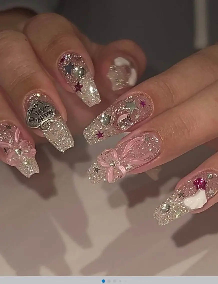 ネイル キラキラネイル 韓国ネイル マグネットネイル 持ち込み ネイルチップ ハンドネイル Himeka Bling.Nailのネイルデザイン