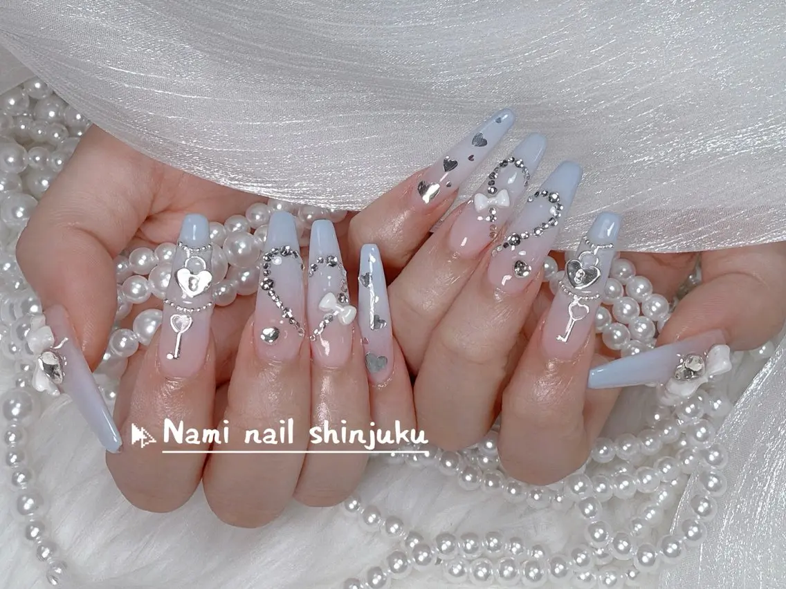 ネイル 長さ出し ガーリー 韓国ネイル ロングネイル 持ち込み ハンドネイル Nami nail salonのネイルデザイン