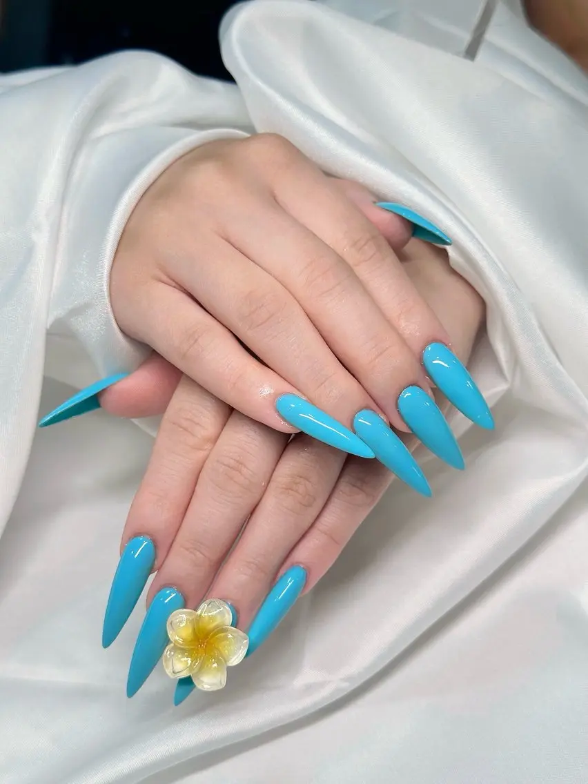 ネイル ハンドネイル HAPPI NAIL CALINのネイルデザイン