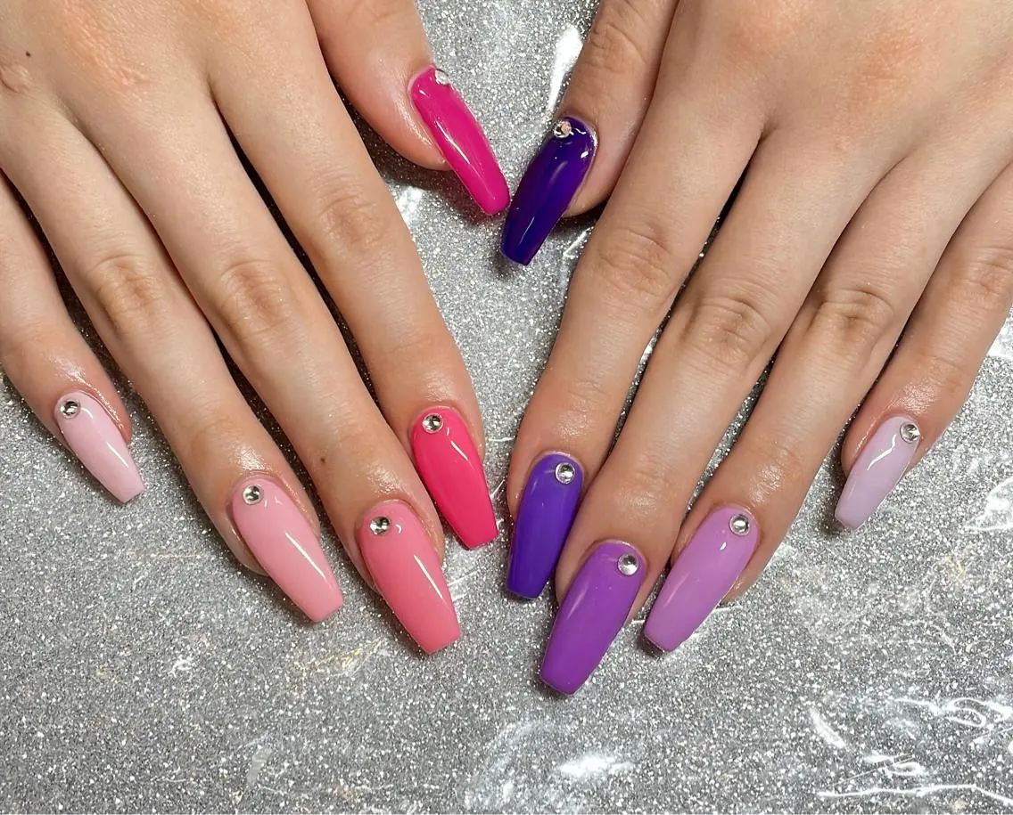 ネイル ハンドネイル VIERU 🌈🎀💖のネイルデザイン