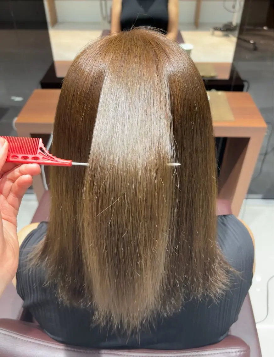 セミロング カラー ベージュカラー ミルクティーベージュ トリートメント ねね🦖 /ブリーチカラーのヘアスタイル