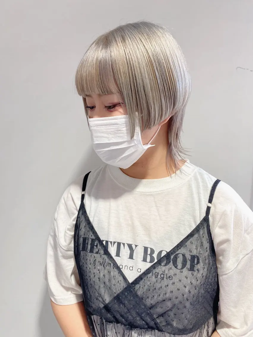 ショート カラー アッシュ ブリーチ ホワイトアッシュ 新井 広之のヘアスタイル