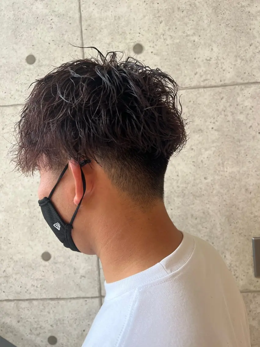パーマ メンズ マルヤマ ヒカルのヘアスタイル