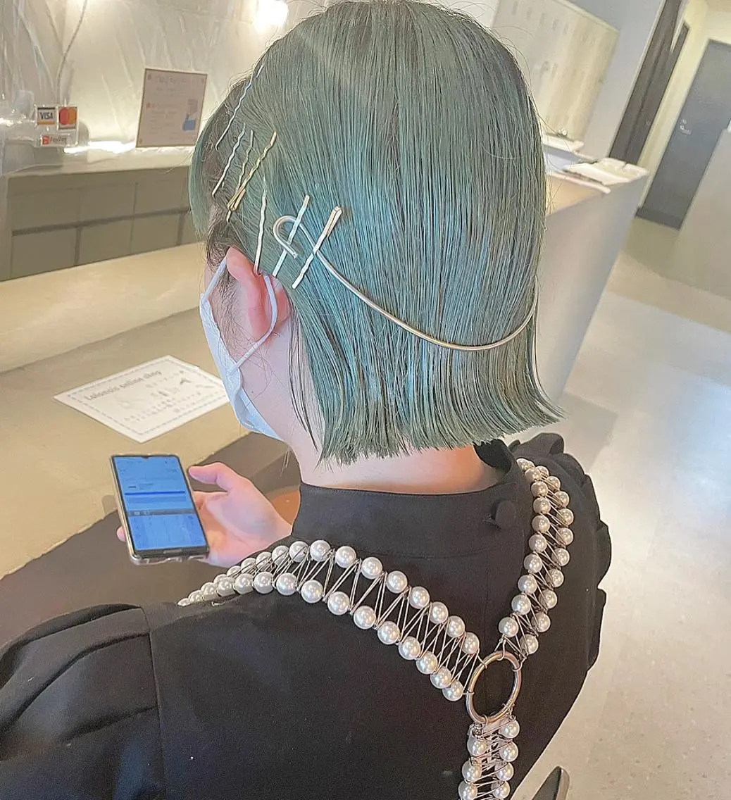 ミディアム ヘアアレンジ ヘアセット ハイトーンカラー♡ yuのヘアスタイル