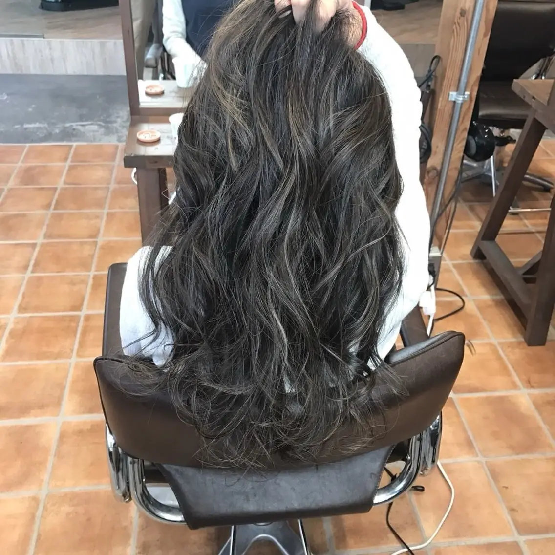 ロング カラー ダブルカラー ハイトーンカラー ボブ 顔周りカット 髪質改善 カット ヘアカラー RISE SWELL 江坂momoneのヘアスタイル