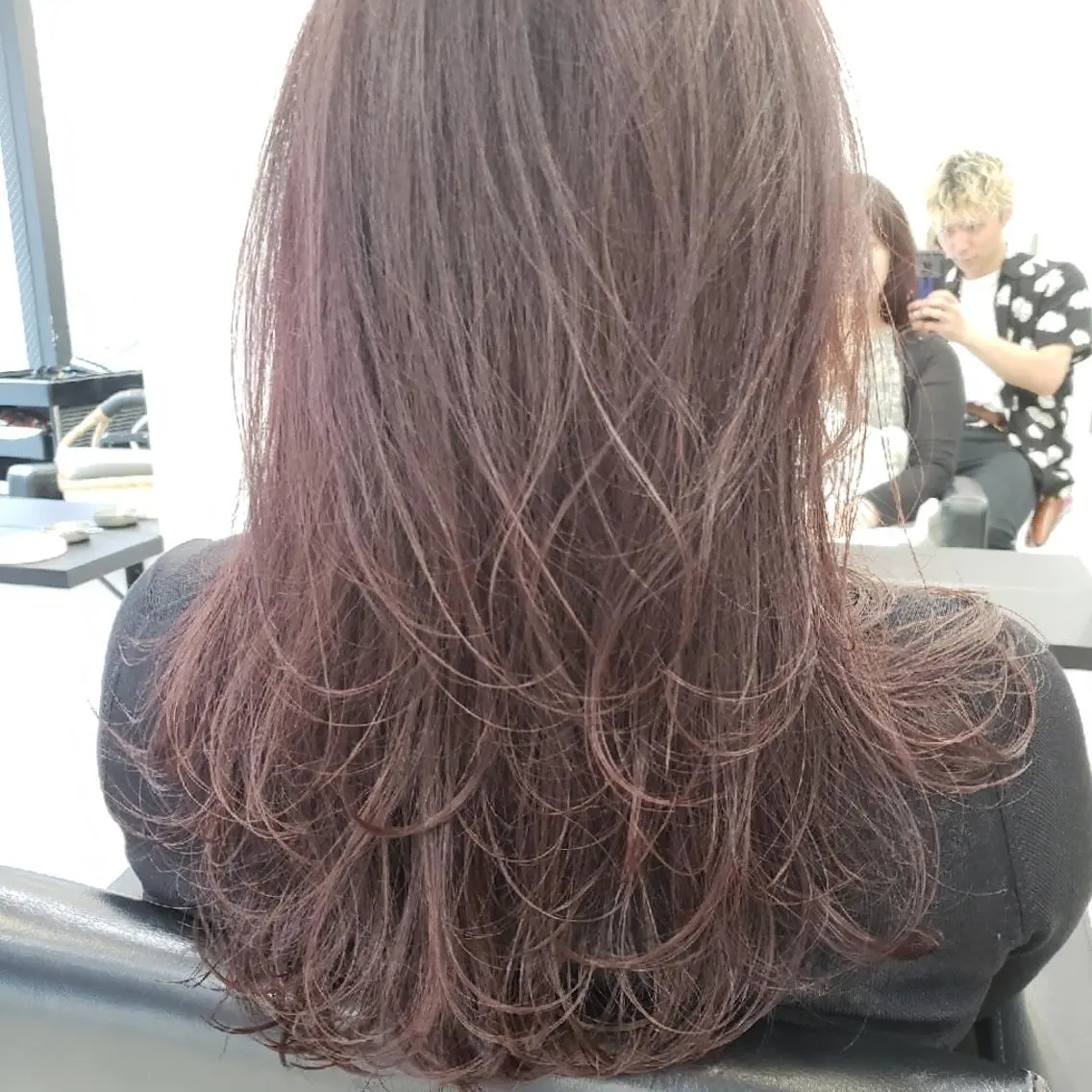 セミロング カット ヘアカラー トリートメント ヘアセット [店長]カラーが好評 　小林のヘアスタイル