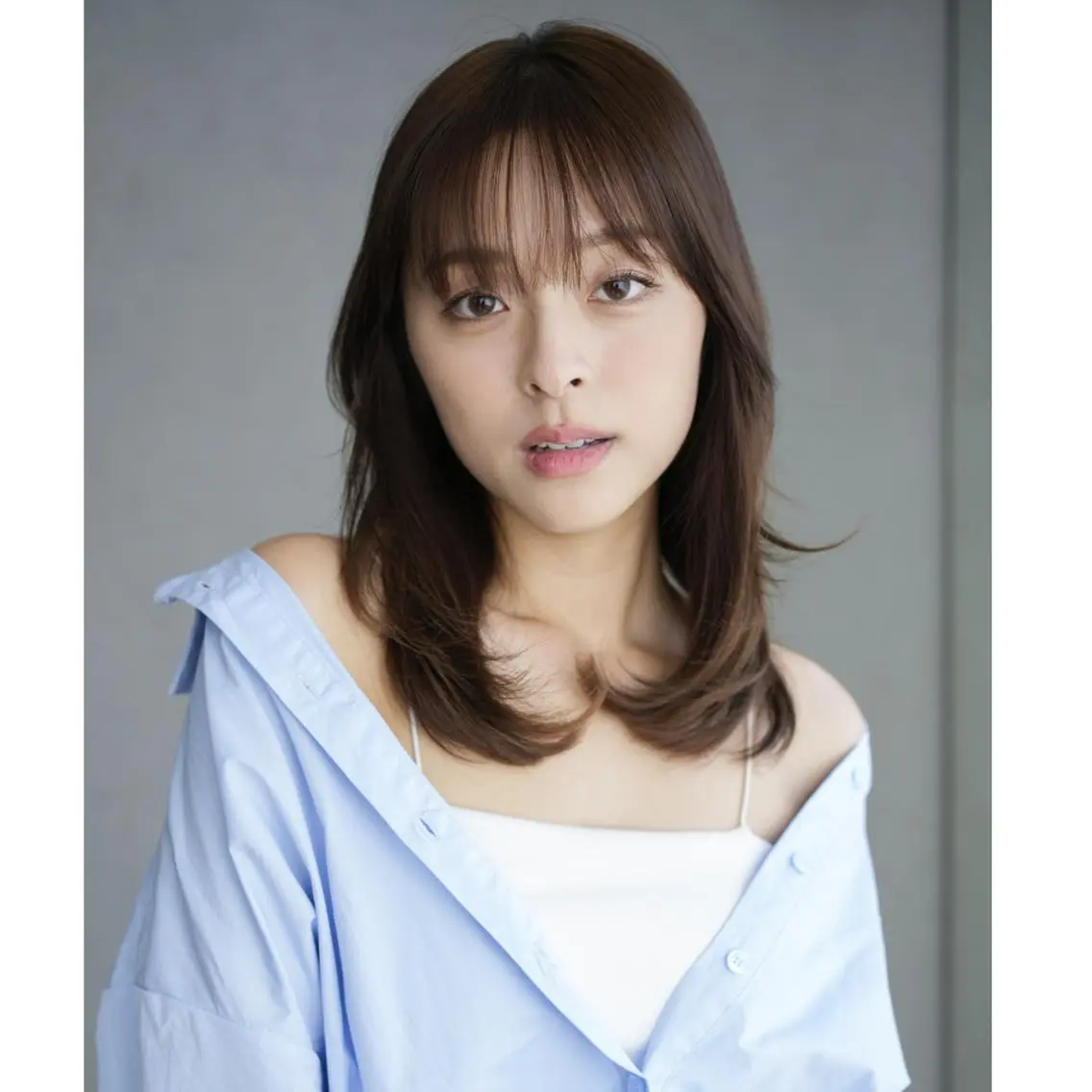 セミロング カラー レイヤーカット ITbyALBUM 八王子店のヘアスタイル
