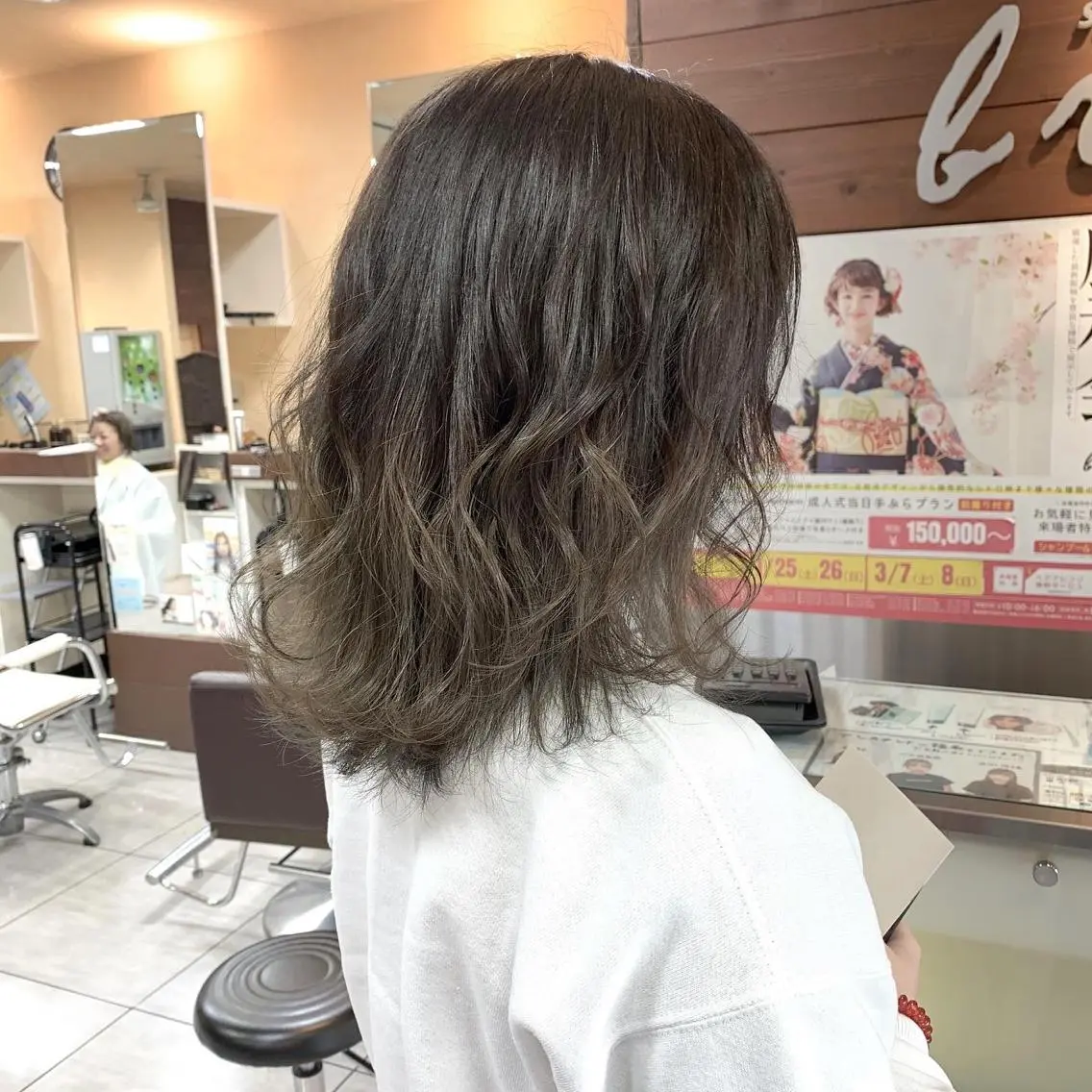 ミディアム レイヤー/艶髪カラー 森本くるみのヘアスタイル