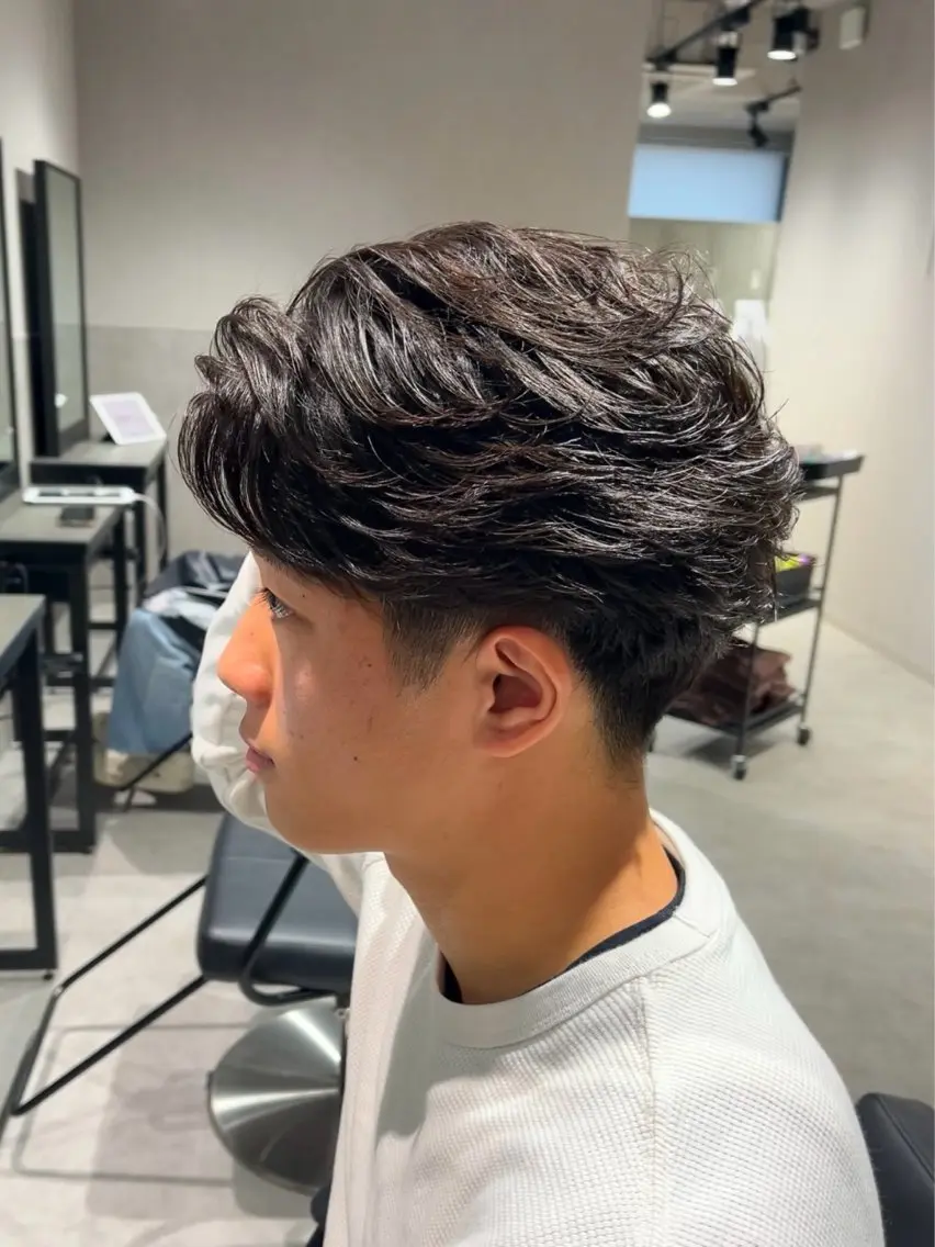 ショート カラー パーマ メンズ カット パーマ 【シャドウパーマ センターパート】義心のヘアスタイル