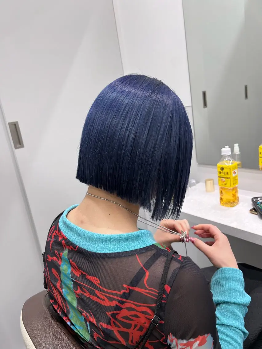 カット+全頭ブリーチ(オンカラー込み)+トリートメントの写真