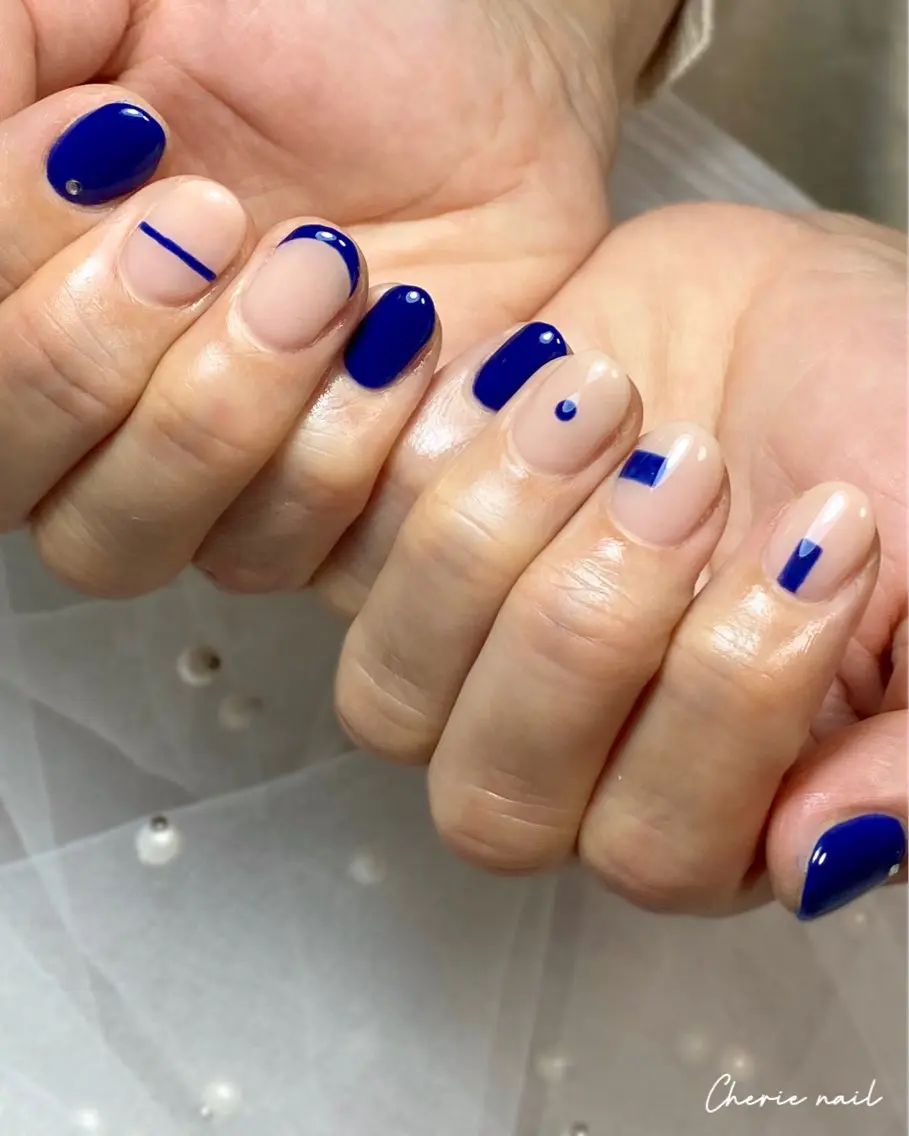 ネイル アートネイル フレンチネイル ジェルネイル ネイビー ニュアンスネイル ハンドネイル Cherienail yunaのネイルデザイン