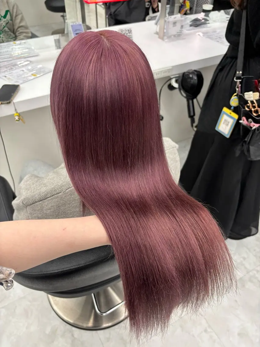 セミロング カラー 抜け感レイヤー︴ ニュアンスカラーのヘアスタイル