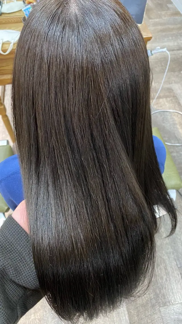 ロング カラー グレージュ ヘアカラー 飯田 雷晟のヘアスタイル