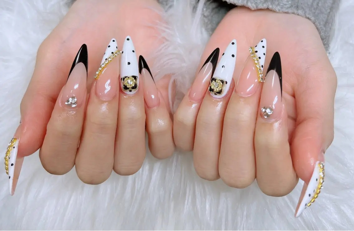💅スカルプジェル持ち込みデザインorアートやり放題+小ストーン付け放題。の写真