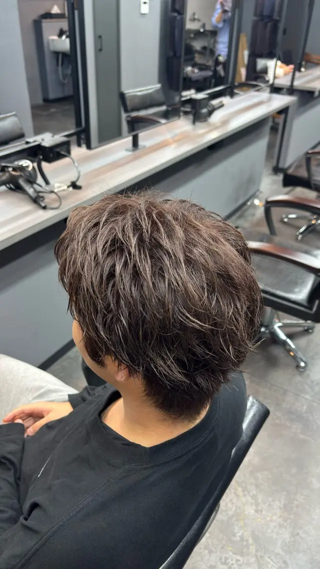 カラー メンズ メンズブリーチ ブリーチ ブラウンカラー モカブラウン ヘアカラー 内山 拓実のヘアスタイル