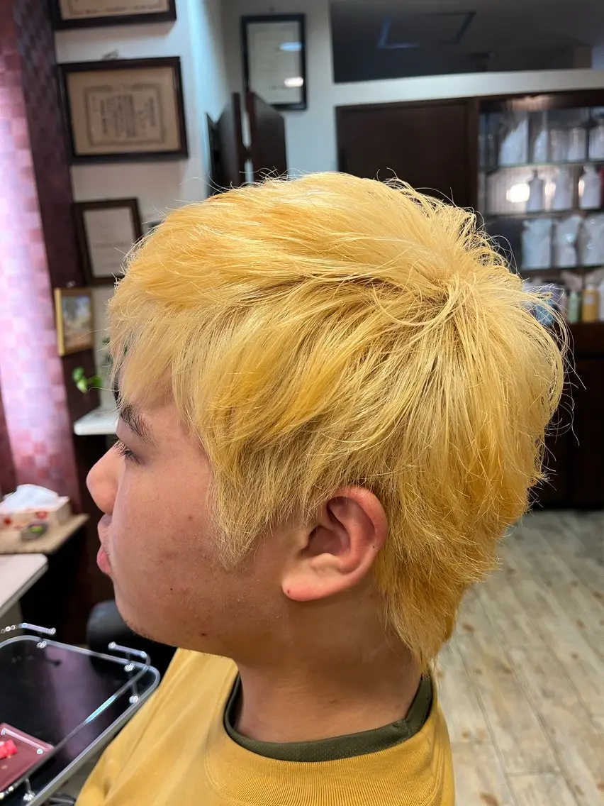 カラー ブリーチ 織田 英之のヘアスタイル